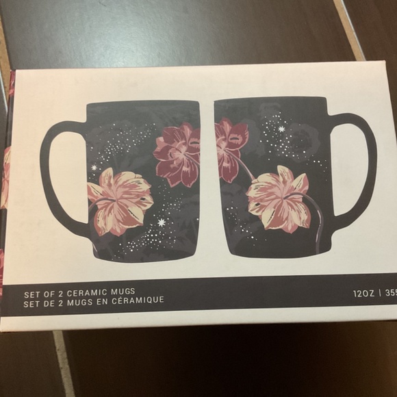 ☕ New in Box 2x xo, Sienna Floral Twilight mugs VHTF - Picture 2 of 2